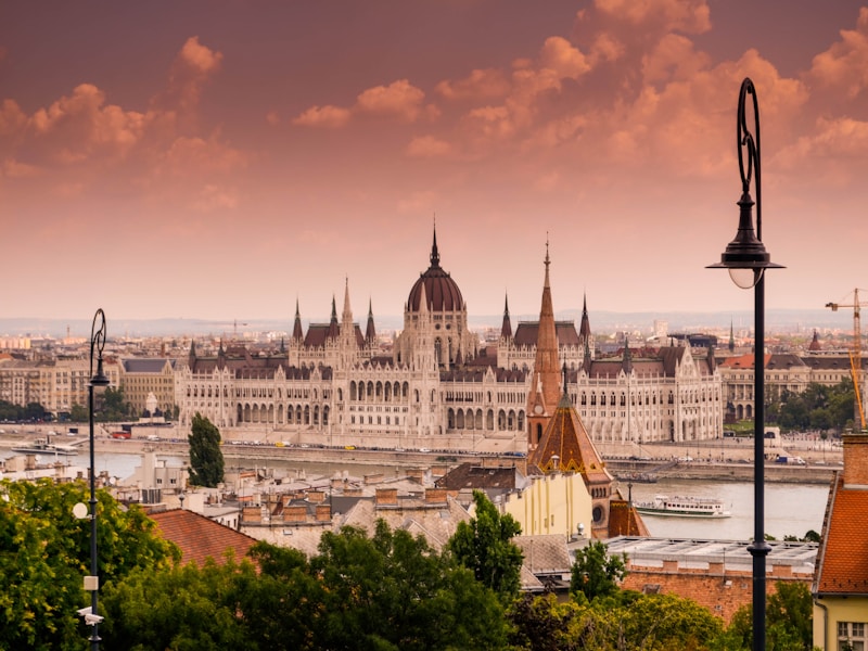 Complete Travel Guide: Budapest, Hungary with Live Deals